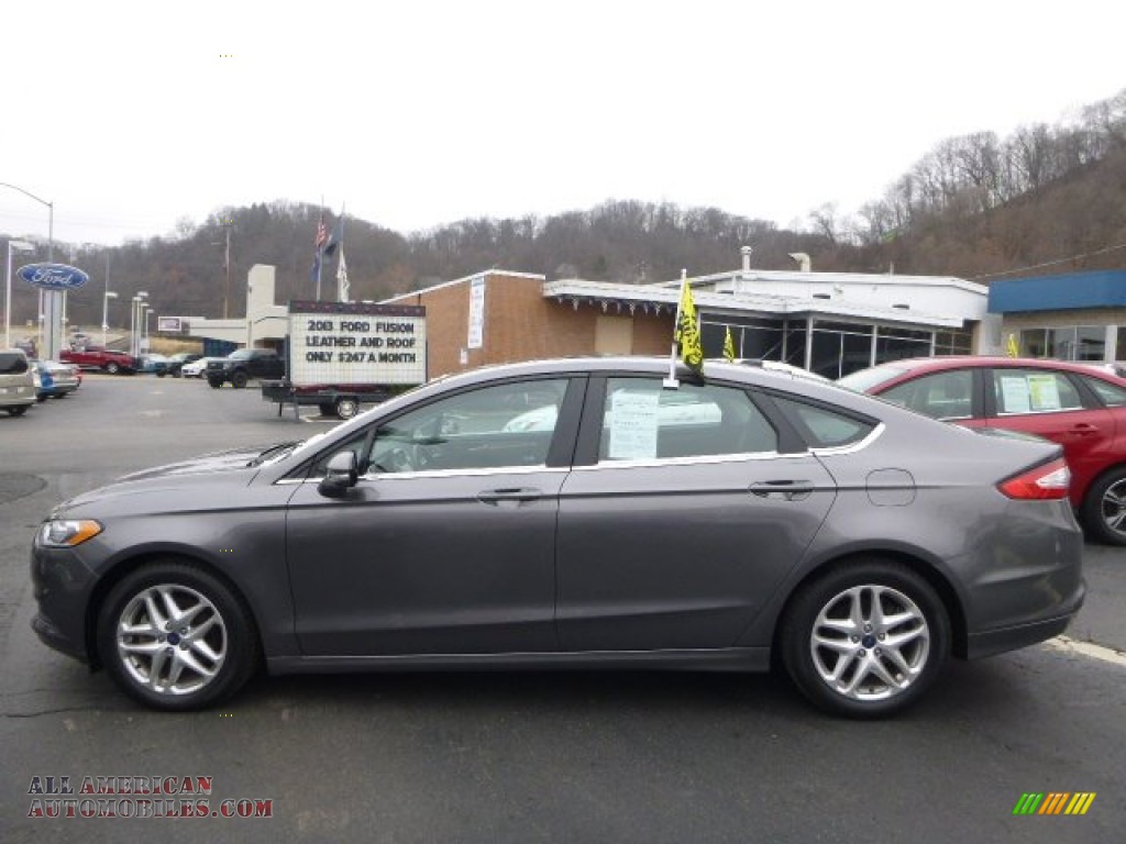 Sterling Gray Metallic / Charcoal Black Ford Fusion SE