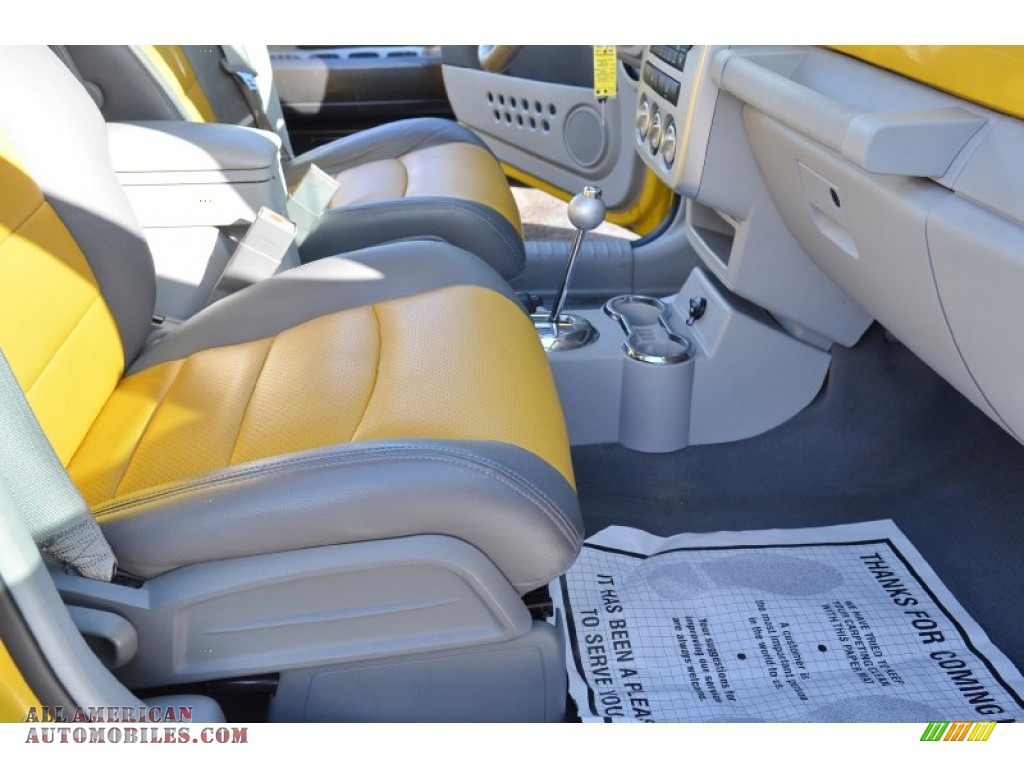 2006 PT Cruiser Touring - Solar Yellow / Pastel Pebble Beige photo #17