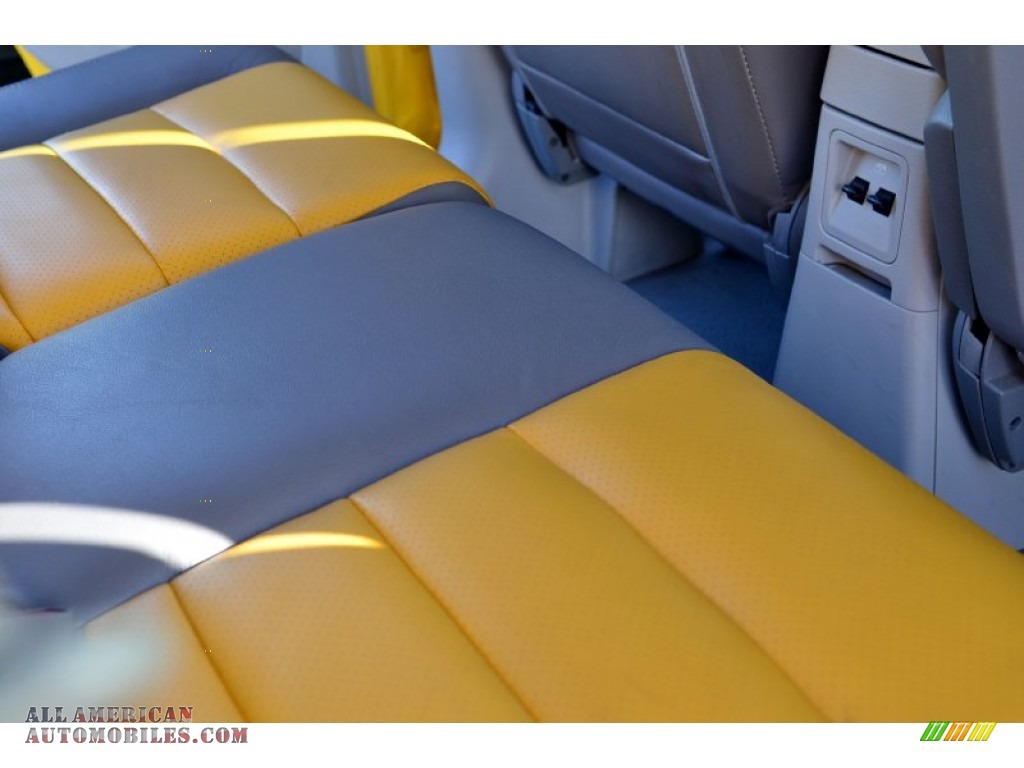 2006 PT Cruiser Touring - Solar Yellow / Pastel Pebble Beige photo #38