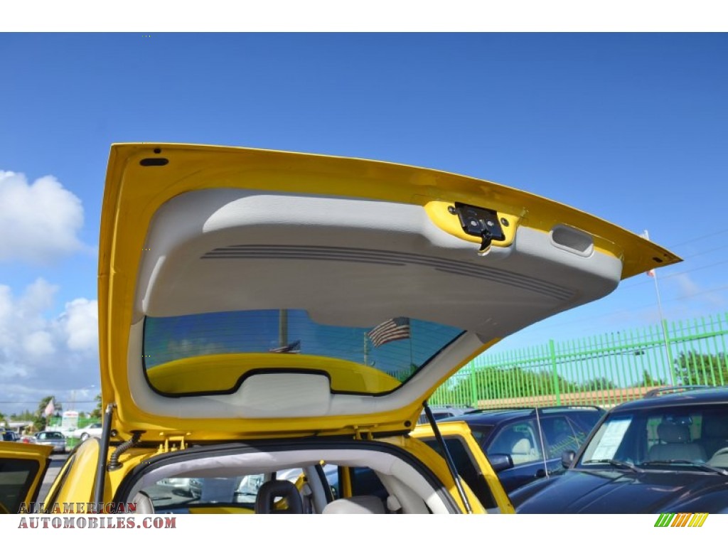 2006 PT Cruiser Touring - Solar Yellow / Pastel Pebble Beige photo #44