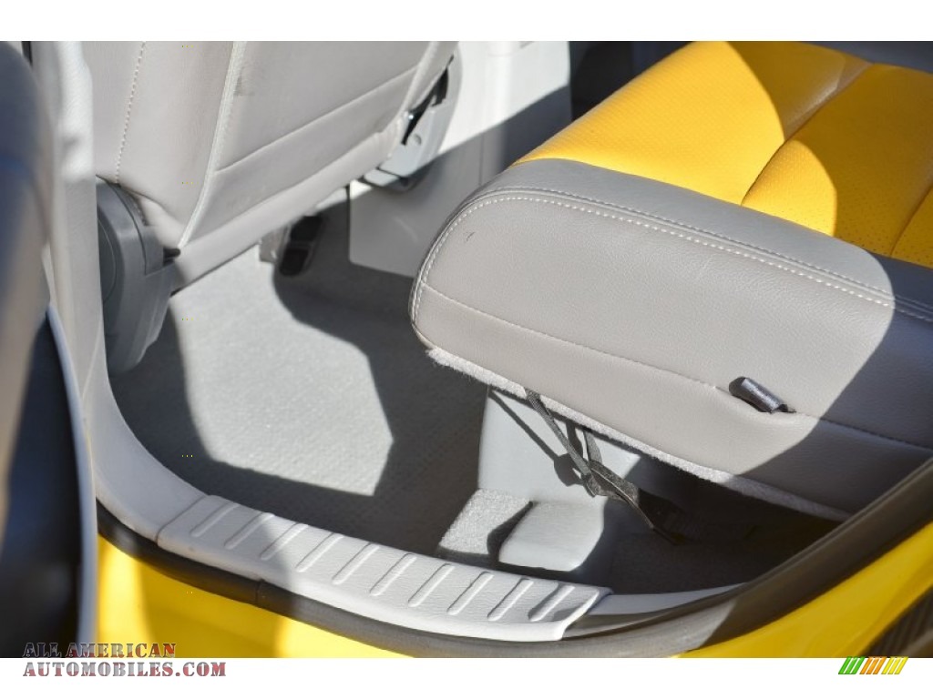 2006 PT Cruiser Touring - Solar Yellow / Pastel Pebble Beige photo #50