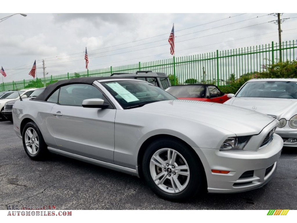2013 Mustang V6 Premium Convertible - Ingot Silver Metallic / Charcoal Black photo #7