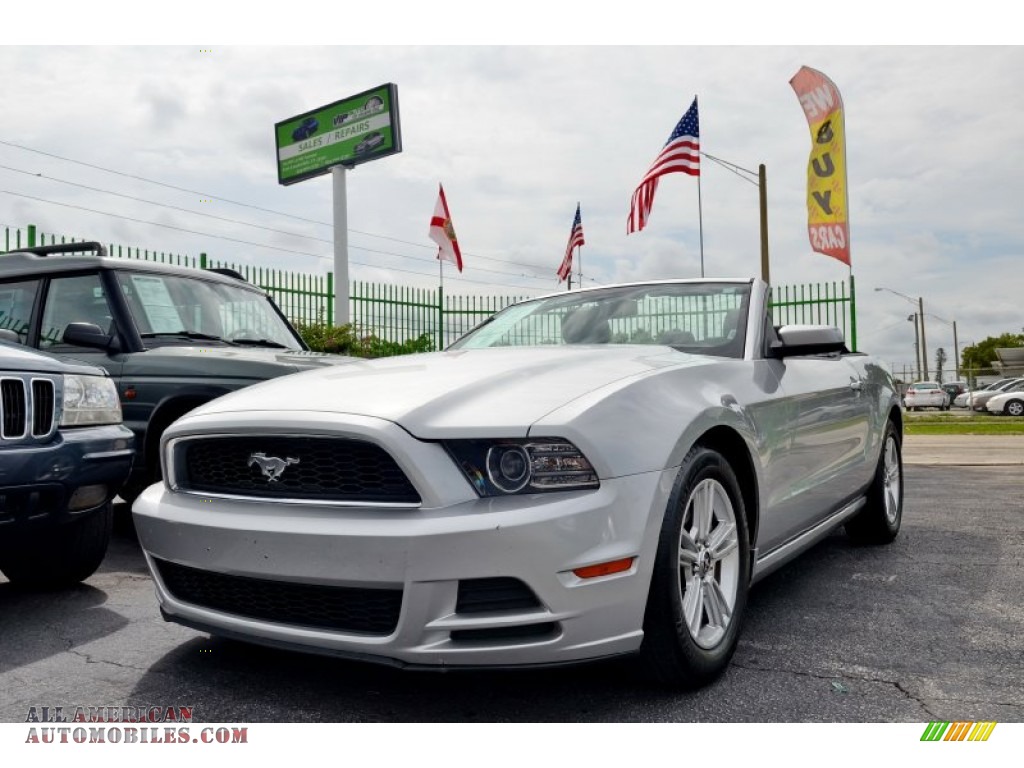 2013 Mustang V6 Premium Convertible - Ingot Silver Metallic / Charcoal Black photo #48