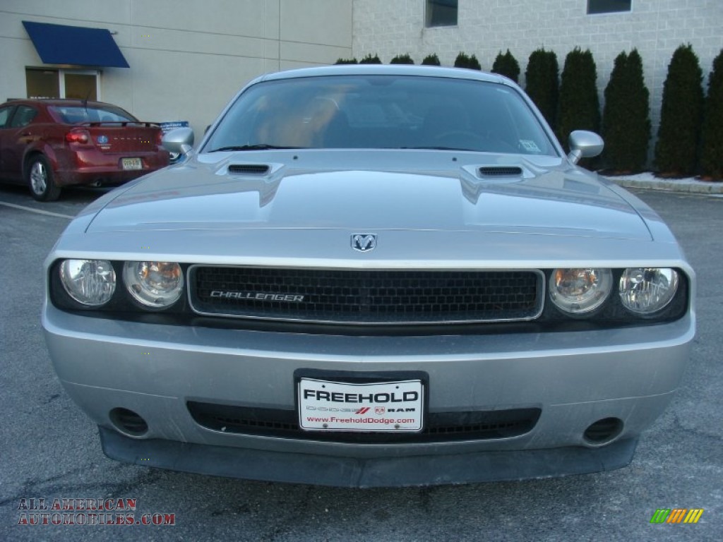 2010 Challenger SE - Bright Silver Metallic / Dark Slate Gray photo #2