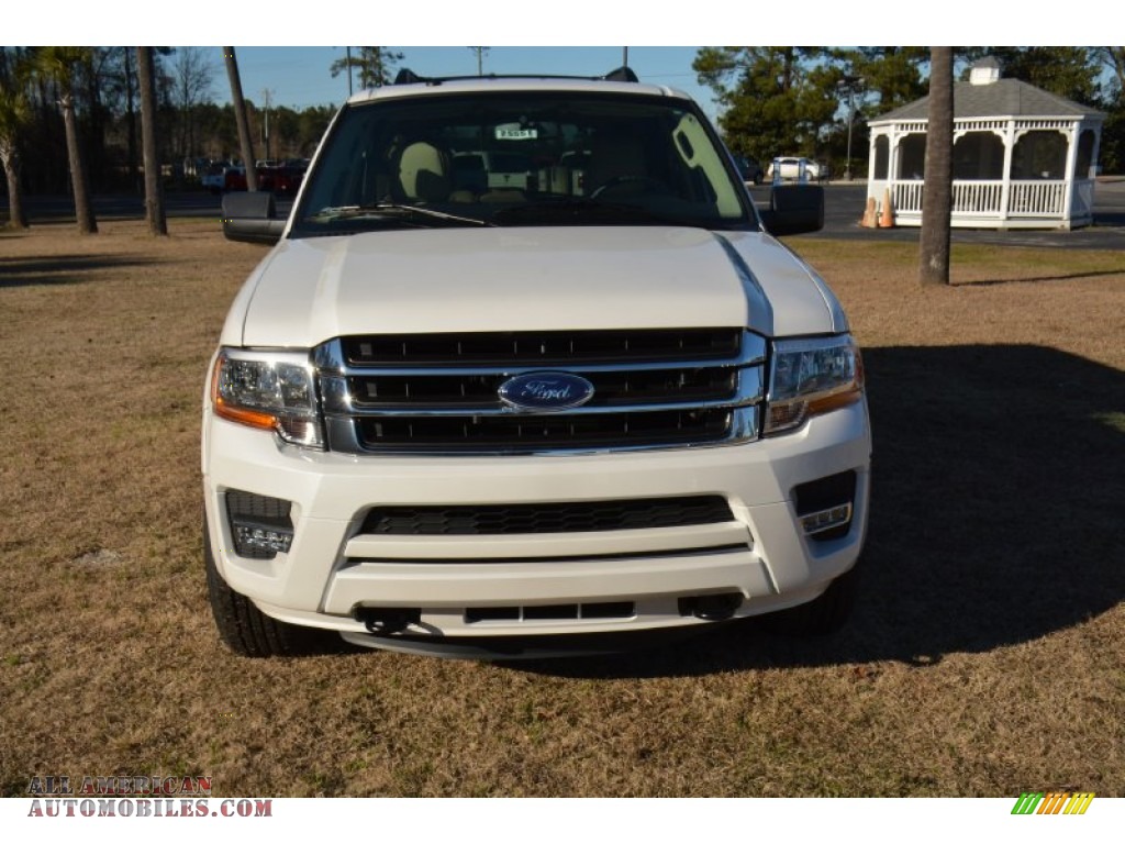 2015 Expedition XLT 4x4 - Oxford White / Dune photo #2