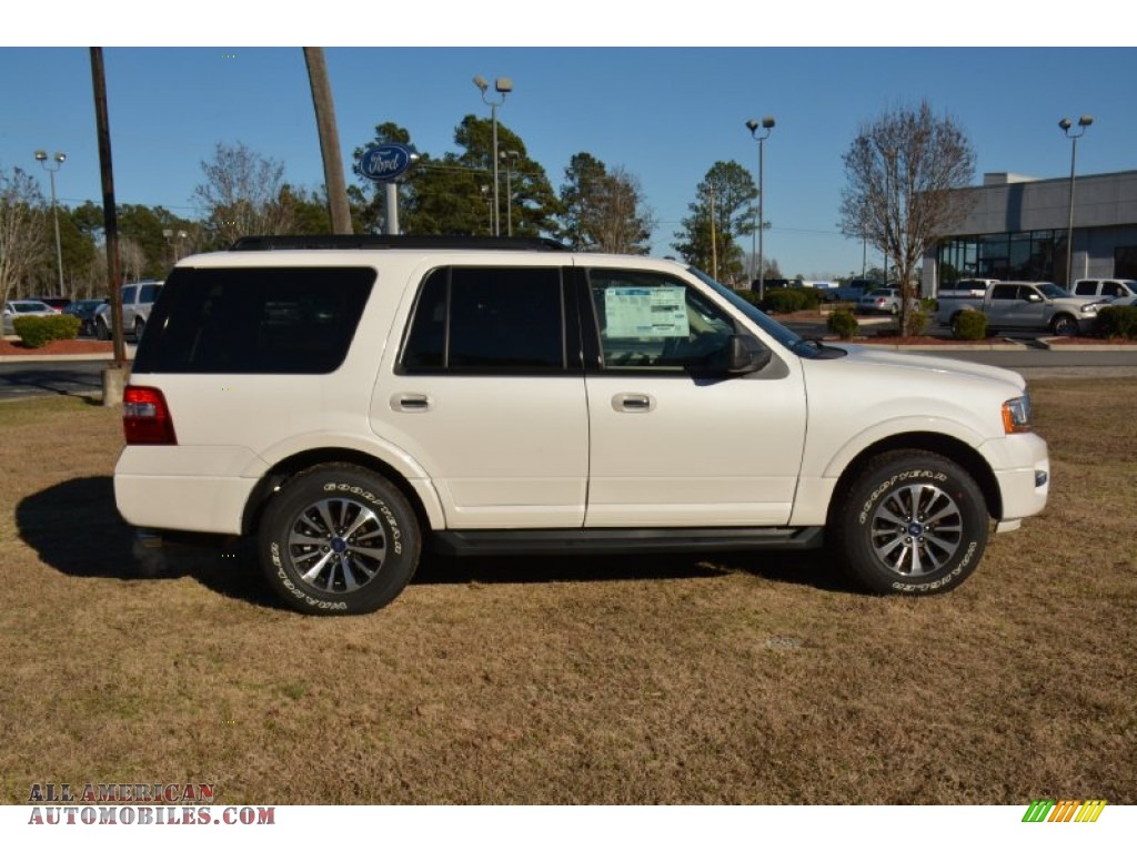 2015 Expedition XLT 4x4 - Oxford White / Dune photo #4