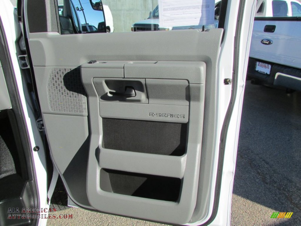2013 E Series Van E150 Cargo - Oxford White / Medium Flint photo #21