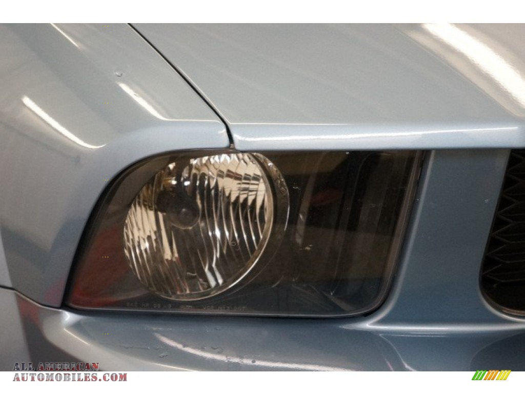 2006 Mustang V6 Premium Convertible - Windveil Blue Metallic / Light Graphite photo #38