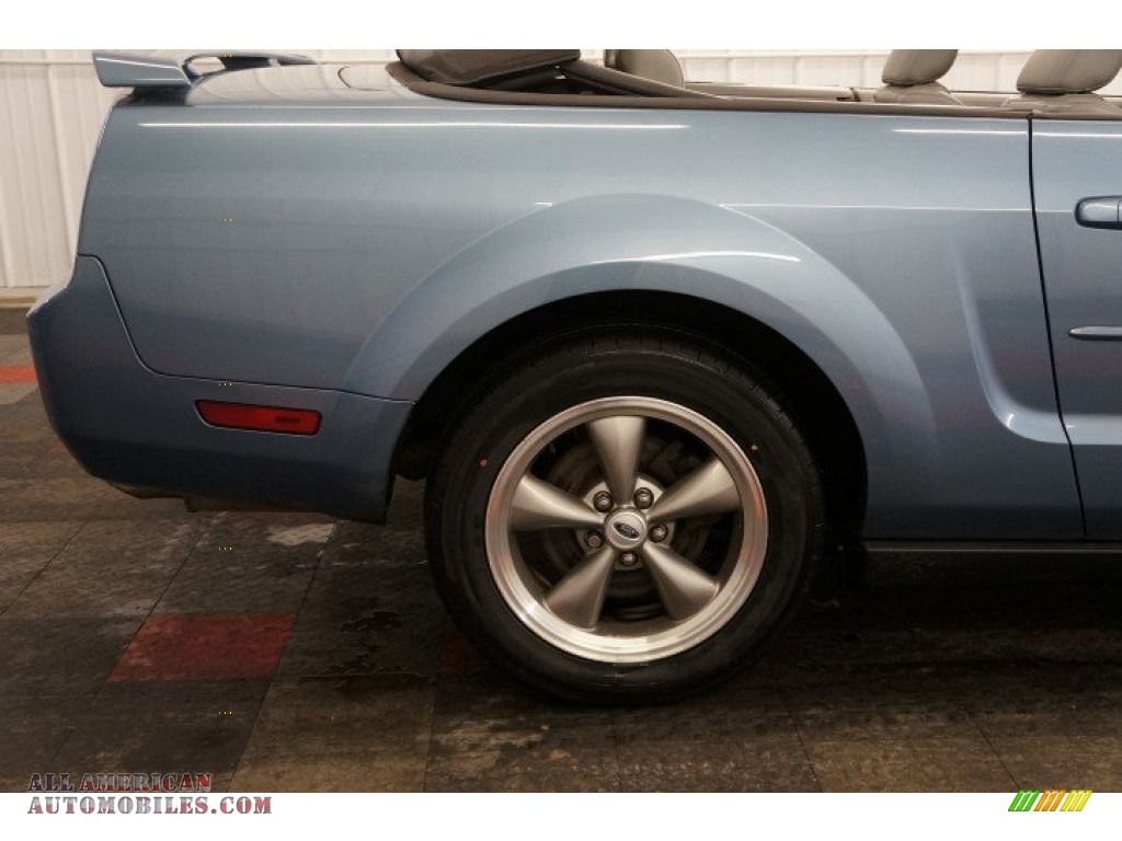 2006 Mustang V6 Premium Convertible - Windveil Blue Metallic / Light Graphite photo #47