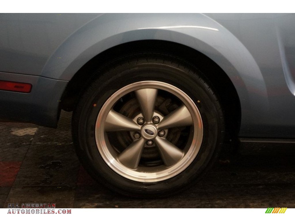 2006 Mustang V6 Premium Convertible - Windveil Blue Metallic / Light Graphite photo #48