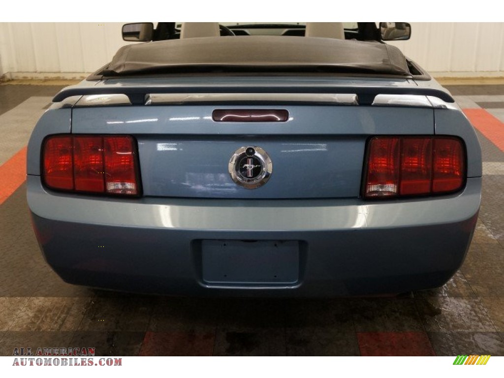 2006 Mustang V6 Premium Convertible - Windveil Blue Metallic / Light Graphite photo #54