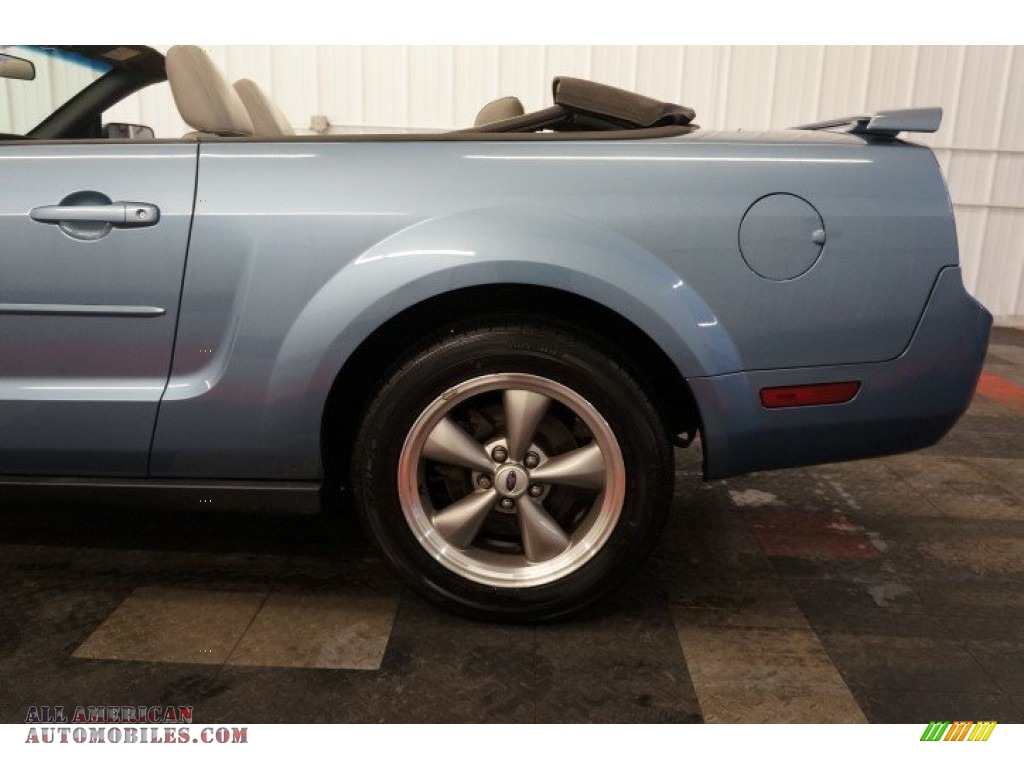 2006 Mustang V6 Premium Convertible - Windveil Blue Metallic / Light Graphite photo #55