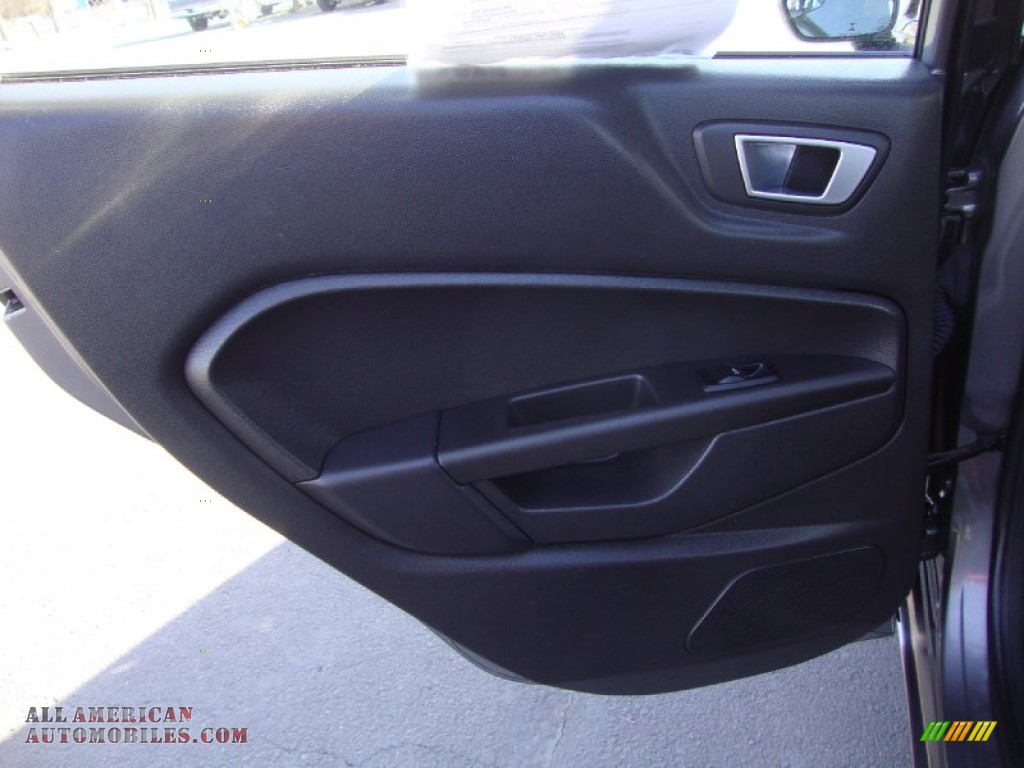 2014 Fiesta SE Sedan - Storm Gray / Charcoal Black photo #23