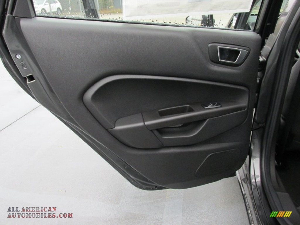 2015 Fiesta SE Hatchback - Magnetic Metallic / Charcoal Black photo #18