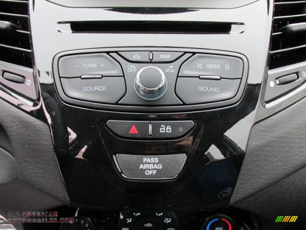 2015 Fiesta SE Hatchback - Magnetic Metallic / Charcoal Black photo #27