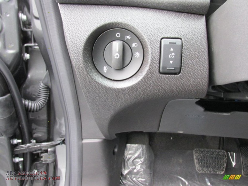 2015 Fiesta SE Hatchback - Magnetic Metallic / Charcoal Black photo #32
