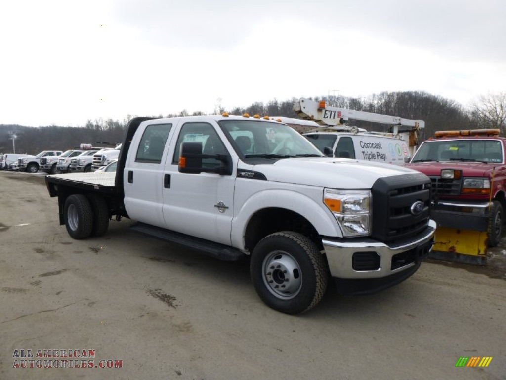 Oxford White / Steel Ford F350 Super Duty XL Crew Cab 4x4 Chassis