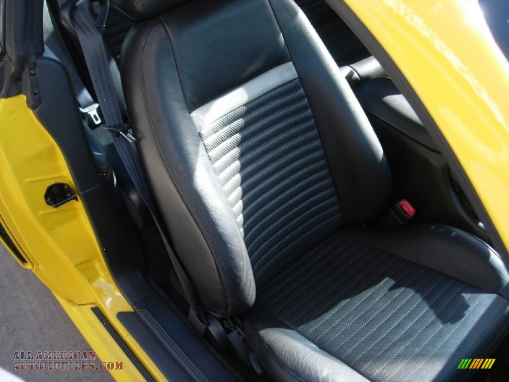 2004 Mustang Mach 1 Coupe - Screaming Yellow / Dark Charcoal photo #20
