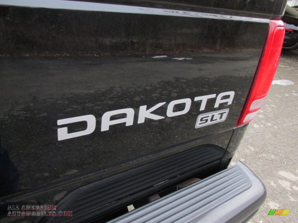 2004 Dakota SLT Club Cab 4x4 - Black / Dark Slate Gray photo #7