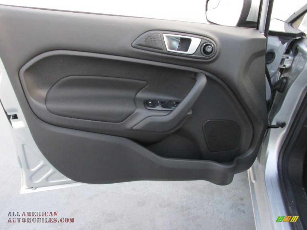 2015 Fiesta SE Hatchback - Ingot Silver Metallic / Charcoal Black photo #20
