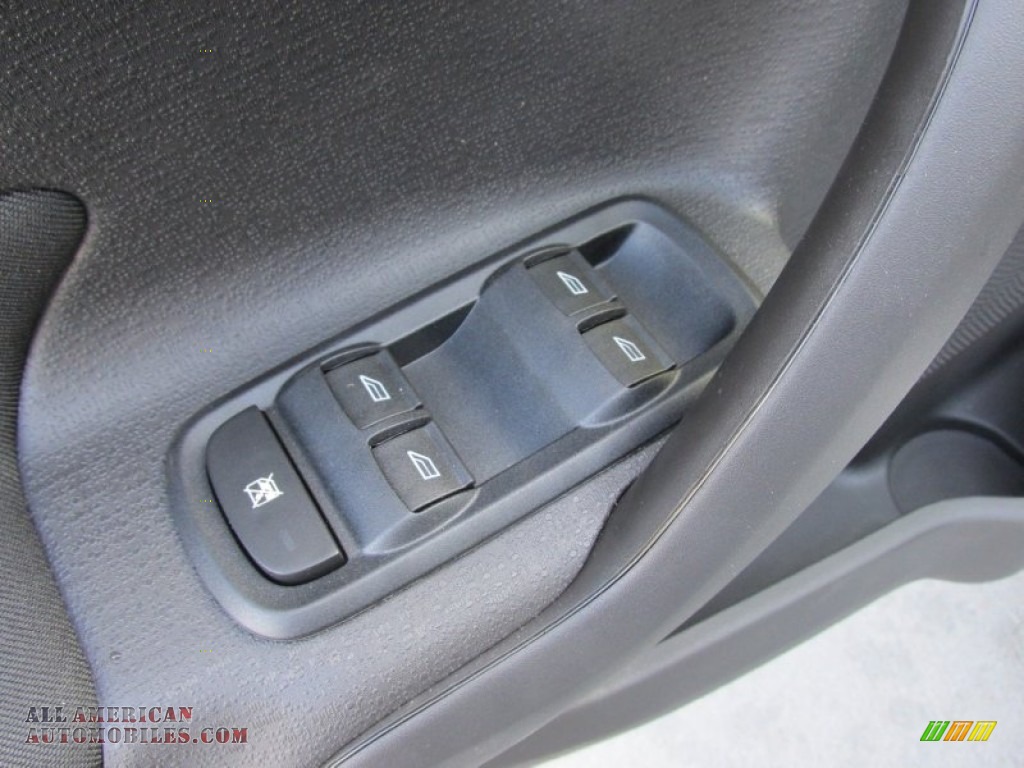 2015 Fiesta SE Hatchback - Ingot Silver Metallic / Charcoal Black photo #21