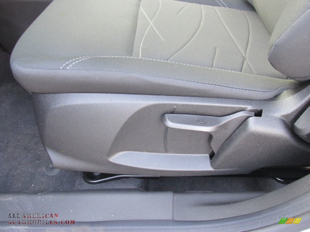 2015 Fiesta SE Hatchback - Ingot Silver Metallic / Charcoal Black photo #23