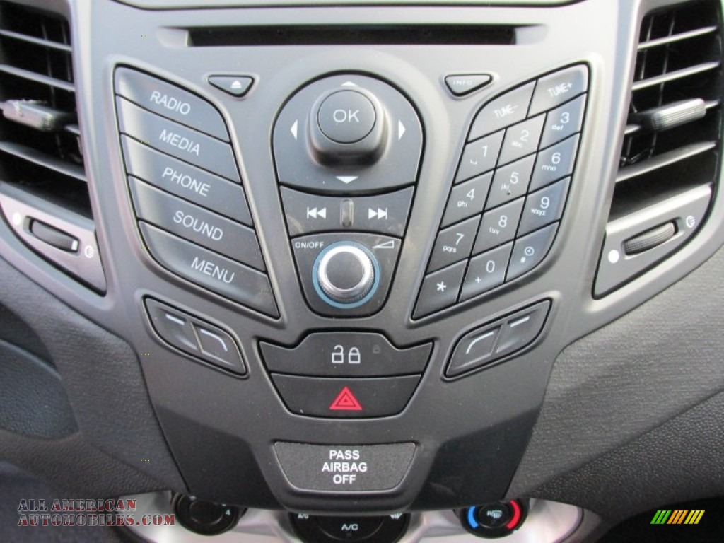 2015 Fiesta SE Hatchback - Ingot Silver Metallic / Charcoal Black photo #27
