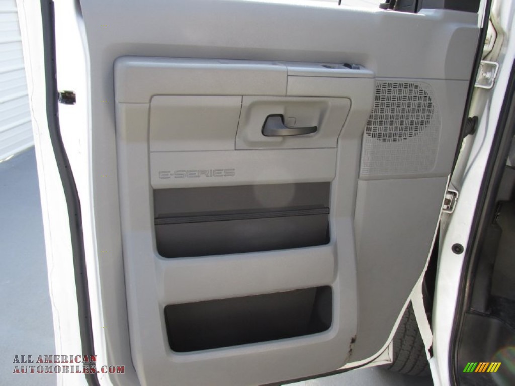 2009 E Series Van E350 Super Duty XL Extended Passenger - Oxford White / Medium Flint photo #33