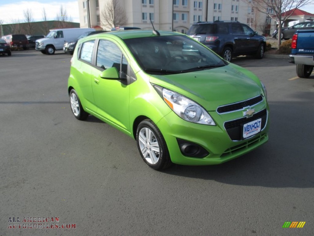 Lime / Green/Green Chevrolet Spark LT