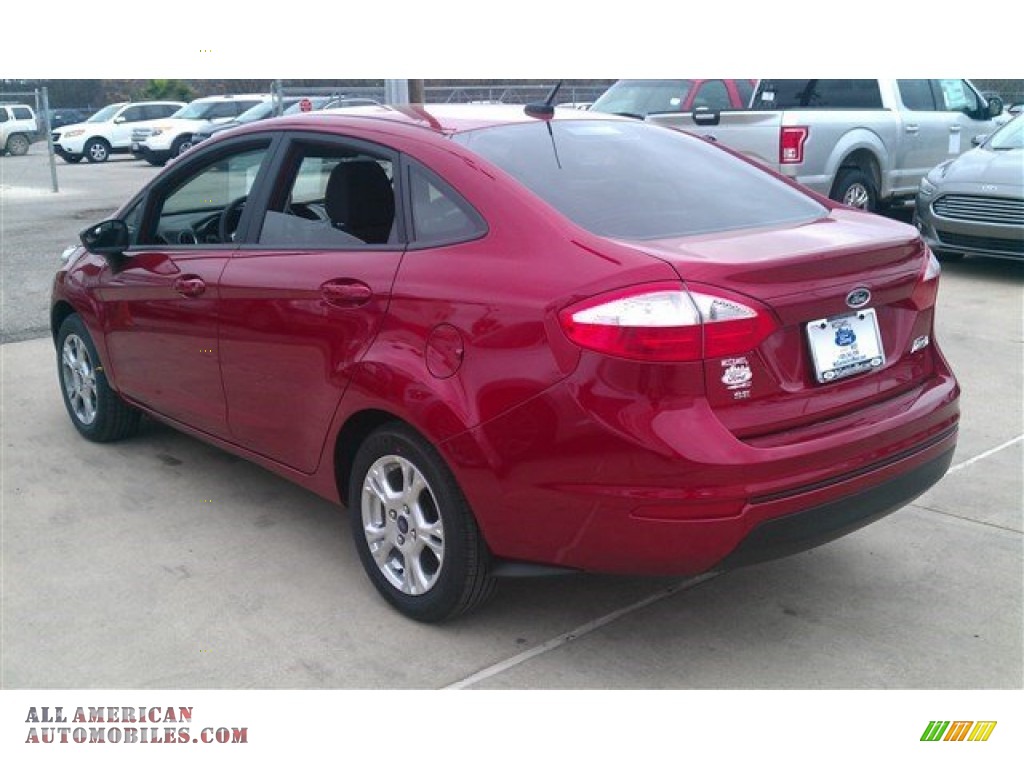2015 Fiesta SE Sedan - Ruby Red Metallic / Charcoal Black photo #7