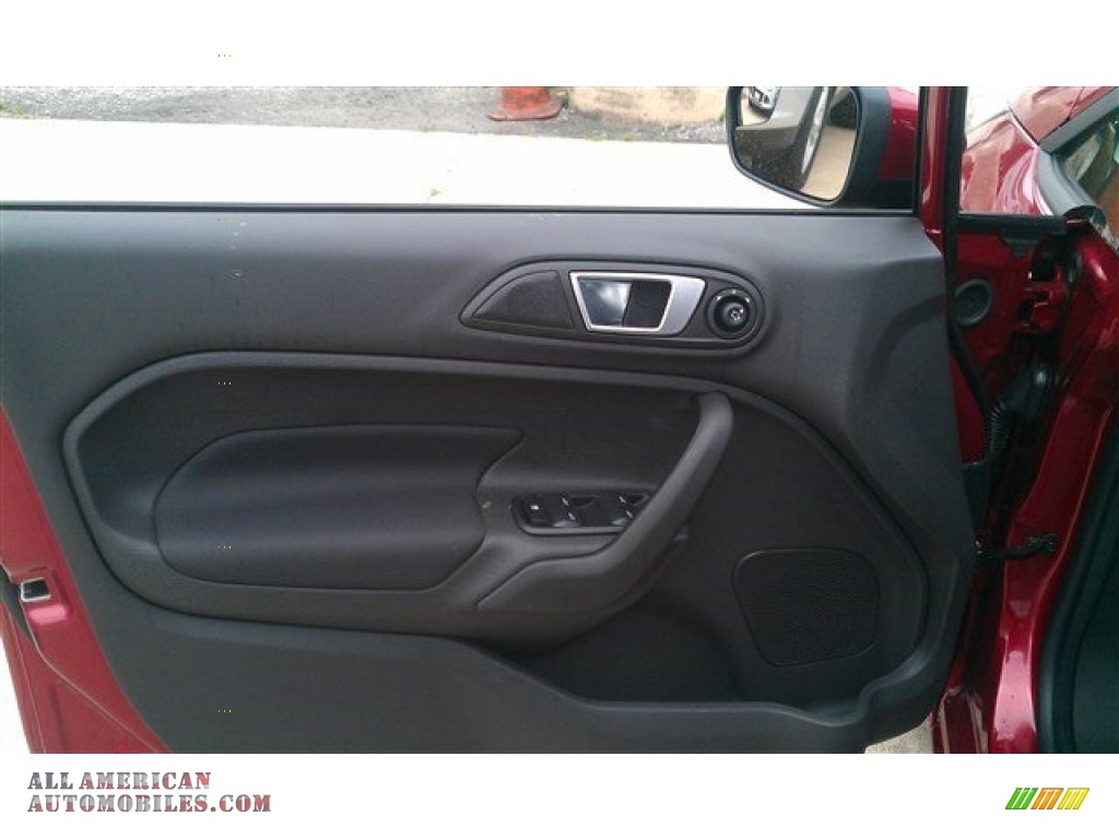 2015 Fiesta SE Sedan - Ruby Red Metallic / Charcoal Black photo #21