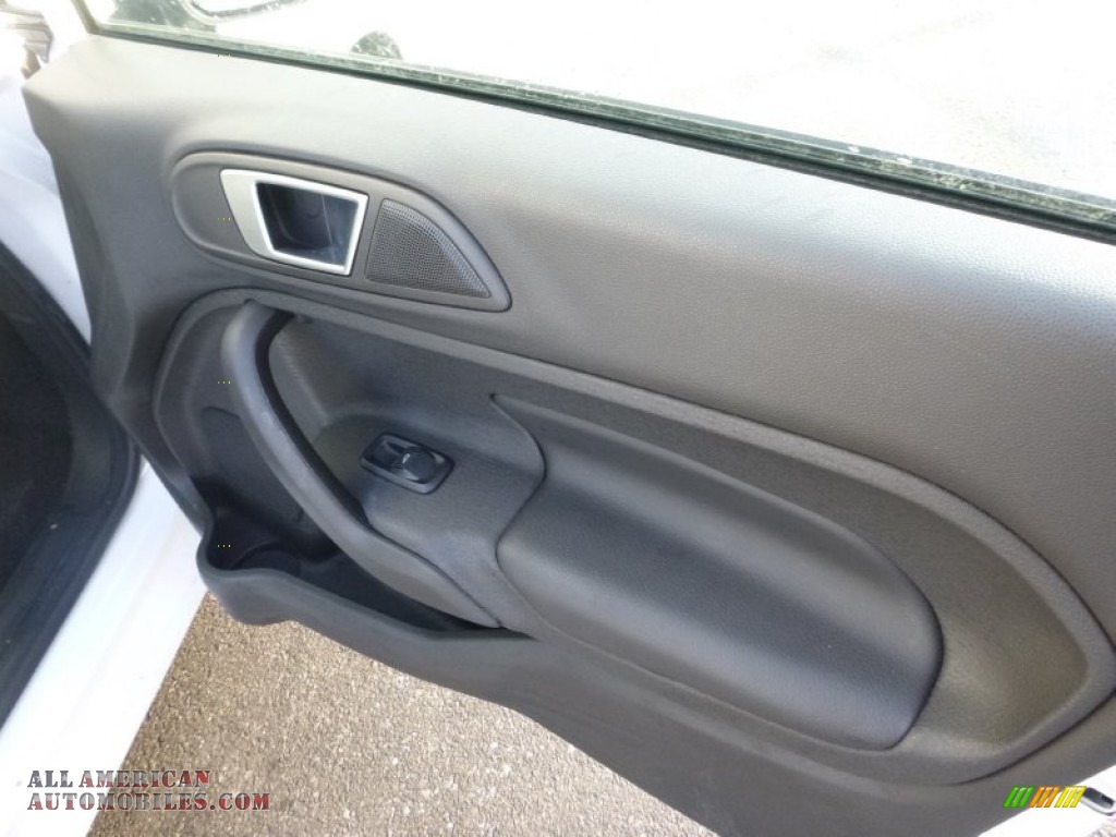 2014 Fiesta Titanium Hatchback - Oxford White / Charcoal Black photo #10