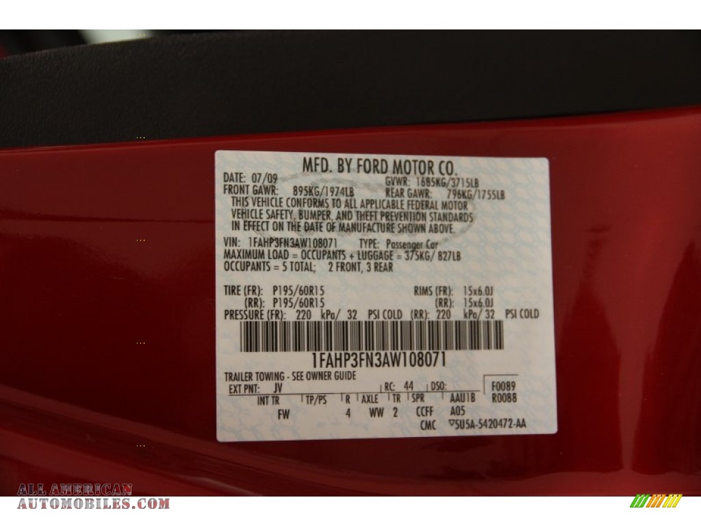 2010 Focus SE Sedan - Sangria Red Metallic / Charcoal Black photo #14