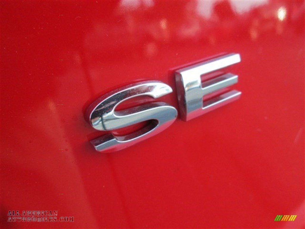 2015 Fiesta SE Sedan - Race Red / Charcoal Black photo #5