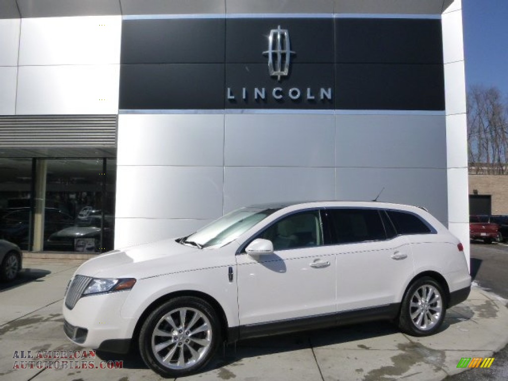 White Platinum Metallic Tri-Coat / Light Stone Lincoln MKT EcoBoost AWD