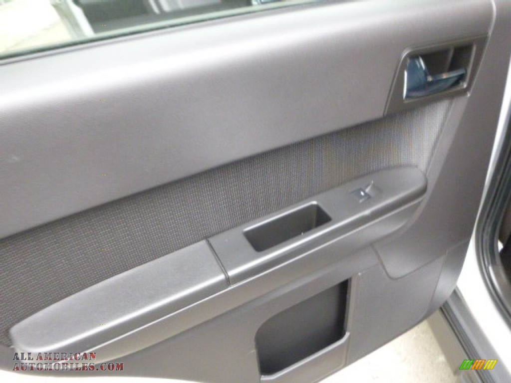 2011 Escape Limited V6 4WD - Ingot Silver Metallic / Charcoal Black photo #17