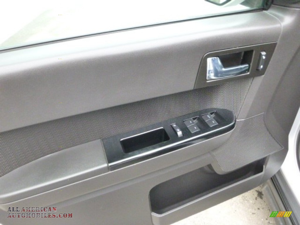 2011 Escape Limited V6 4WD - Ingot Silver Metallic / Charcoal Black photo #18