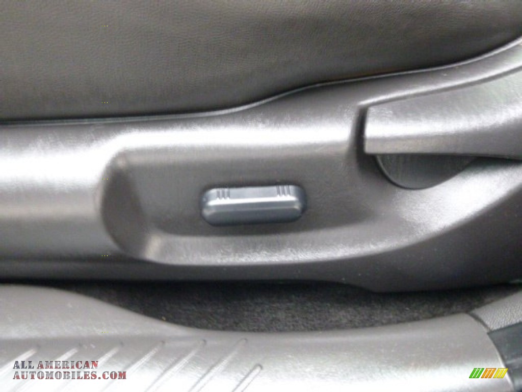 2011 Escape Limited V6 4WD - Ingot Silver Metallic / Charcoal Black photo #20