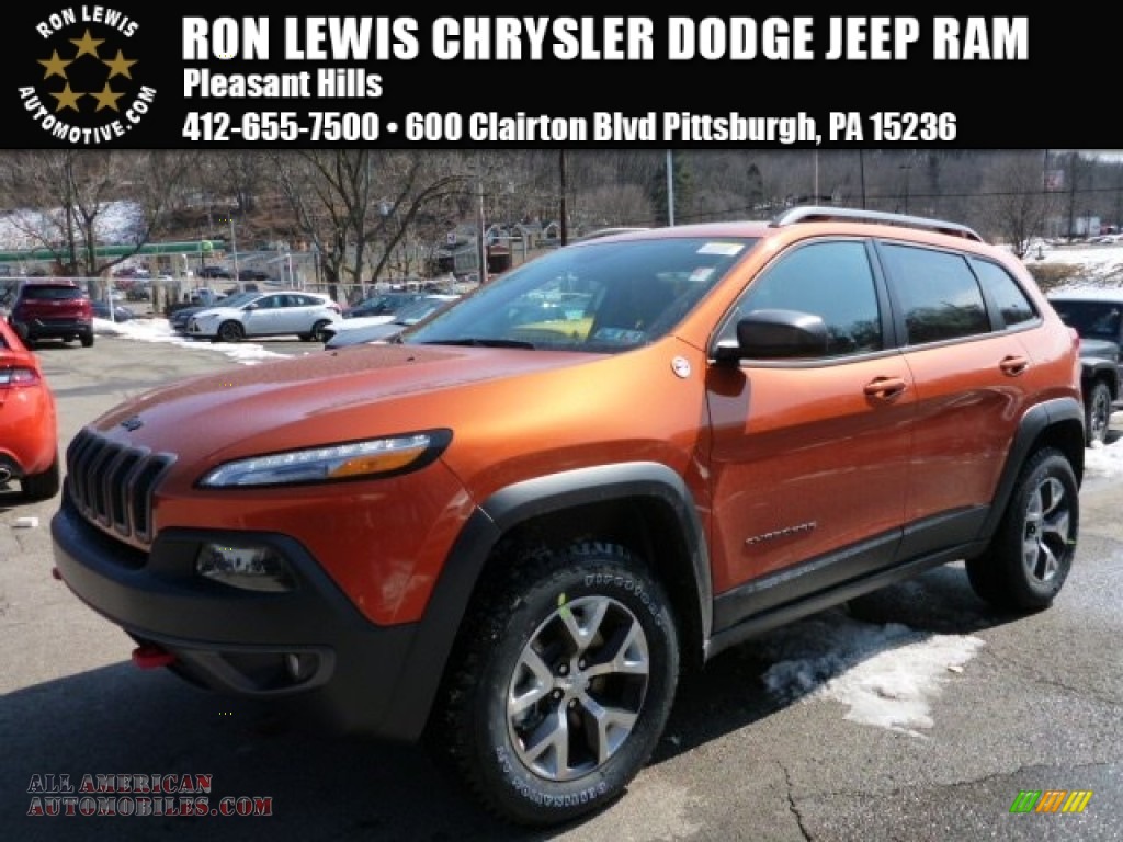 Jeep Cherokee Trailhawk X In Mango Tango Pearl Photo