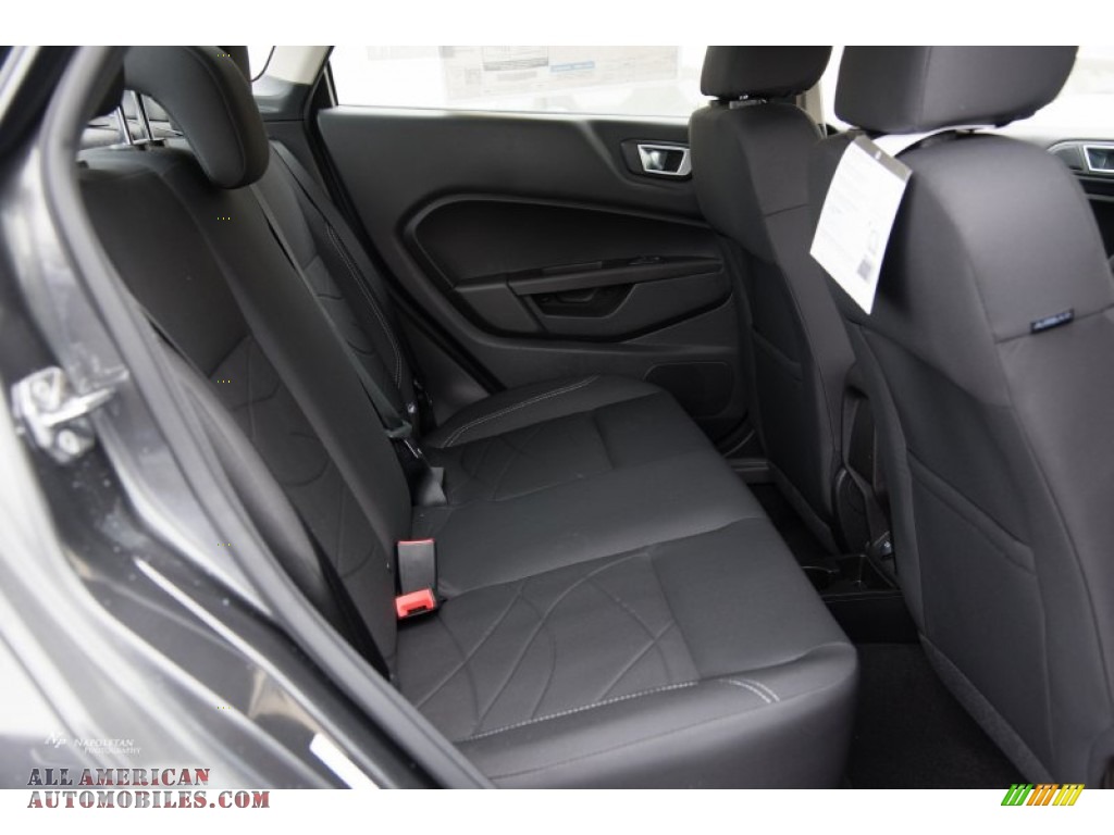 2015 Fiesta SE Sedan - Magnetic Metallic / Charcoal Black photo #8