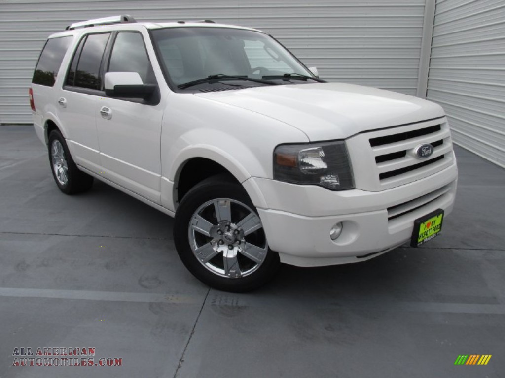 White Platinum Tri-Coat Metallic / Charcoal Black Ford Expedition Limited
