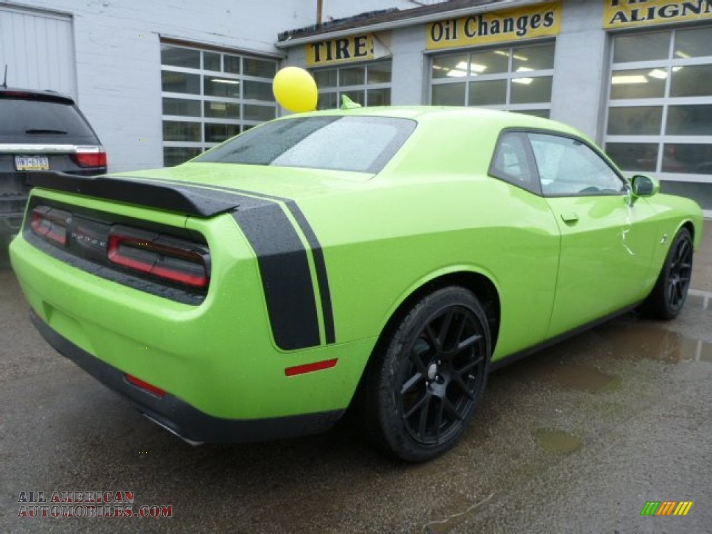 2015 Challenger R/T Scat Pack - Sublime Green Pearl / Black photo #5