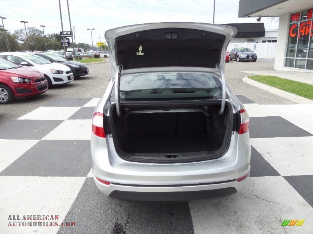 2014 Fiesta SE Sedan - Ingot Silver / Charcoal Black photo #5