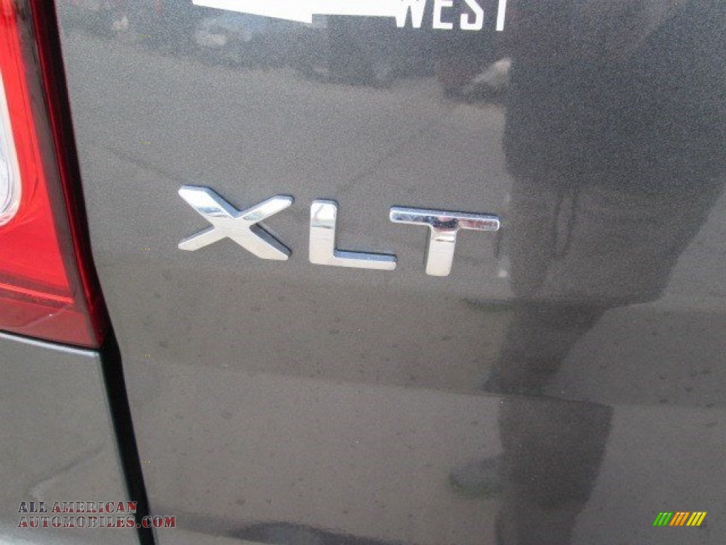 2015 Explorer XLT - Magnetic / Charcoal Black photo #13