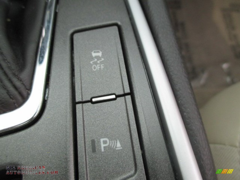2010 SRX 4 V6 AWD - Platinum Ice Tricoat / Shale/Ebony photo #40