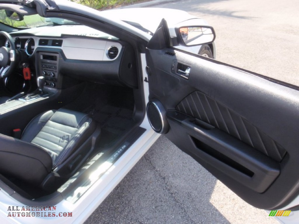 2014 Mustang V6 Premium Convertible - Oxford White / Charcoal Black photo #23