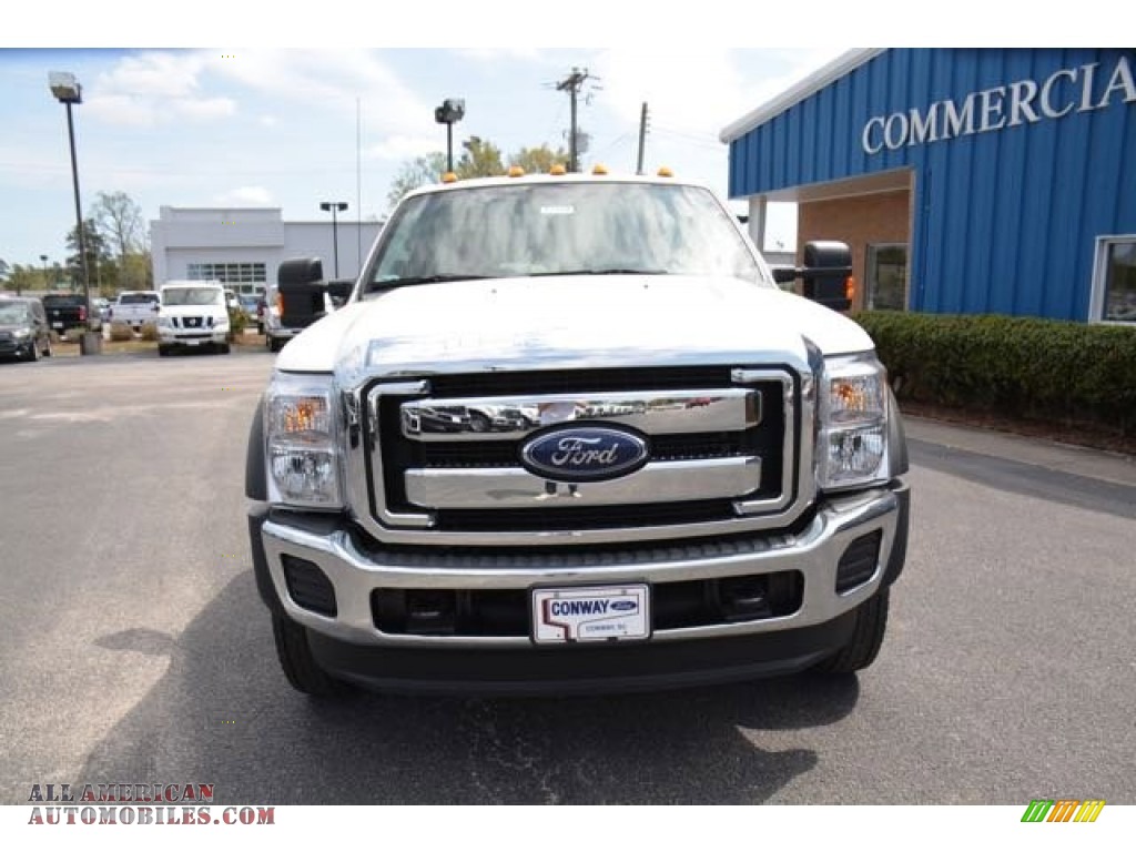2015 F550 Super Duty XLT Regular Cab Chassis - Oxford White / Steel photo #2