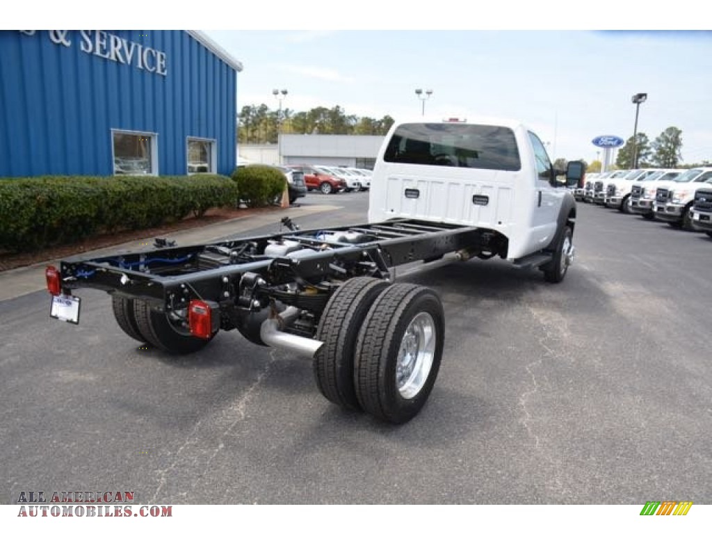 2015 F550 Super Duty XLT Regular Cab Chassis - Oxford White / Steel photo #4