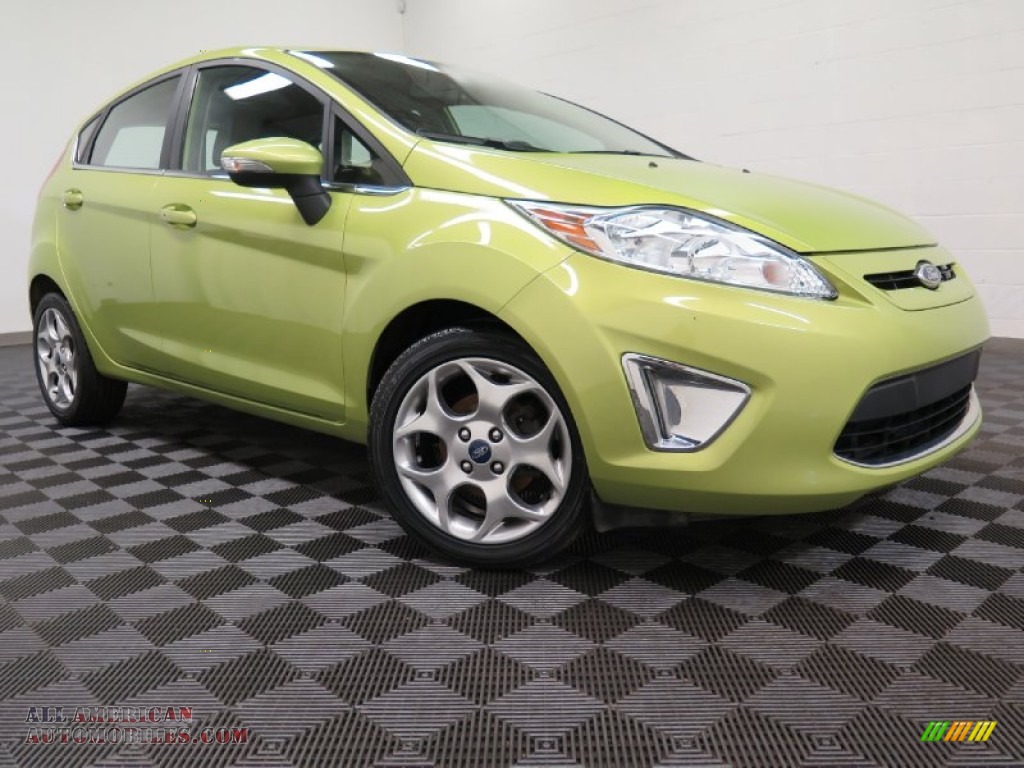 Lime Squeeze / Charcoal Black Leather Ford Fiesta Titanium Hatchback
