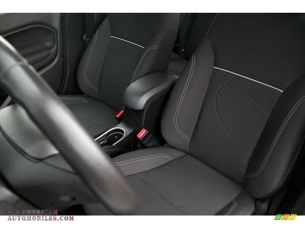 2014 Fiesta SE Hatchback - Oxford White / Charcoal Black photo #12